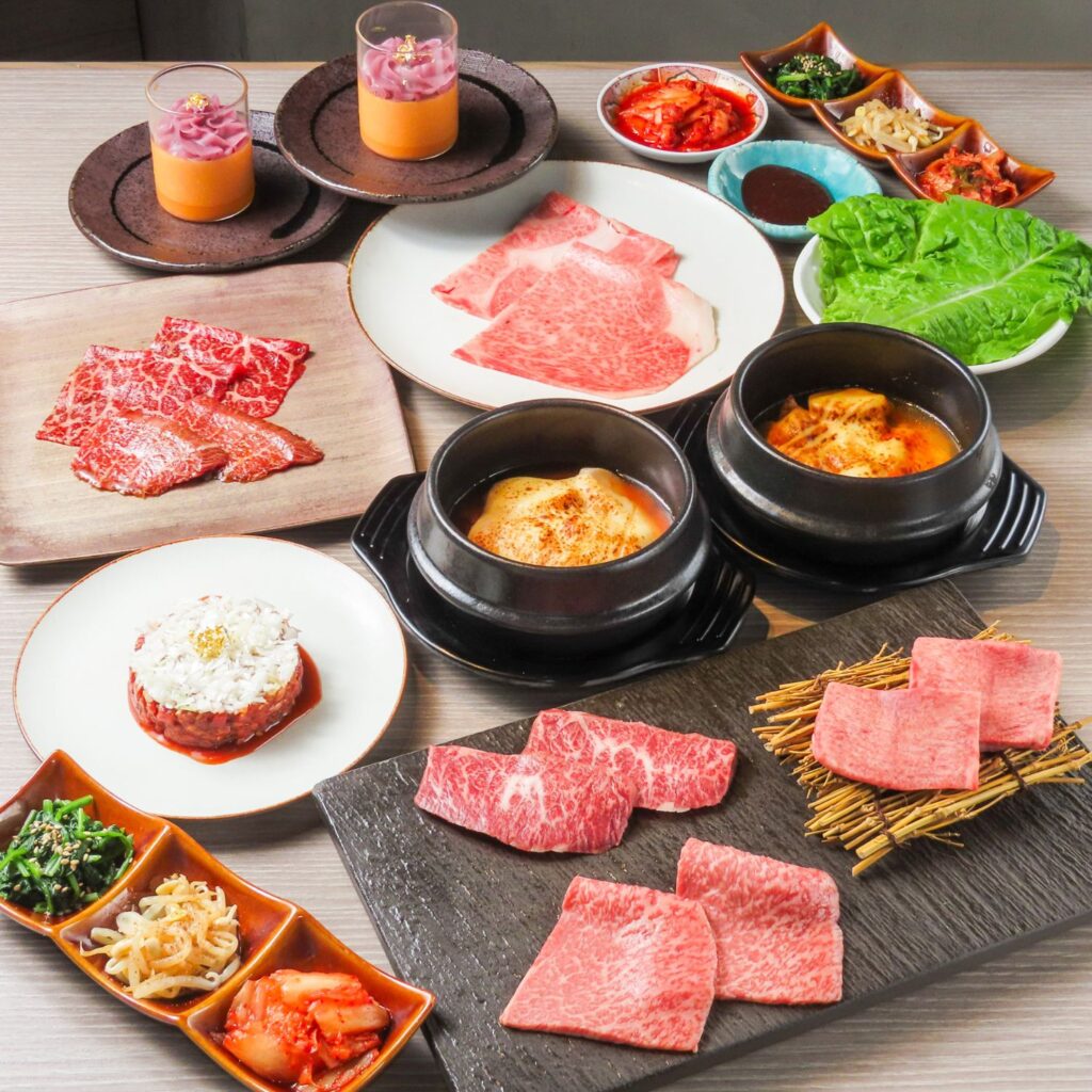 明治とSNSで話題の「キムチの家」が、焼肉うしふじとともにお届けする特別企画